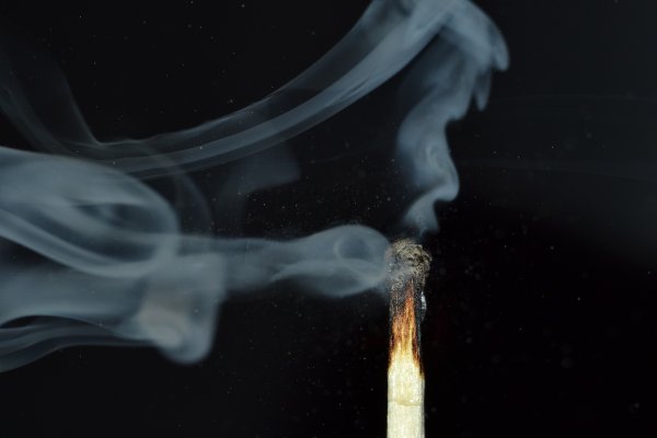 Потухшая спичка