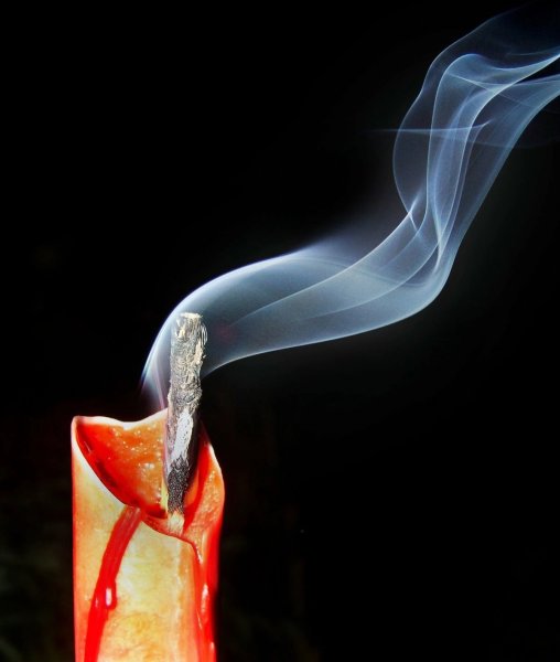 Потухшая свеча