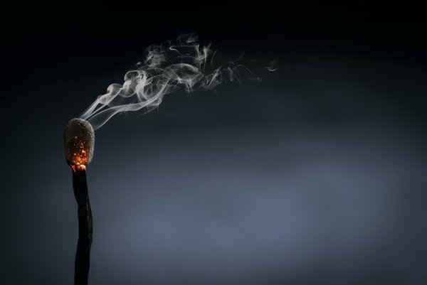 Прогоревшая спичка