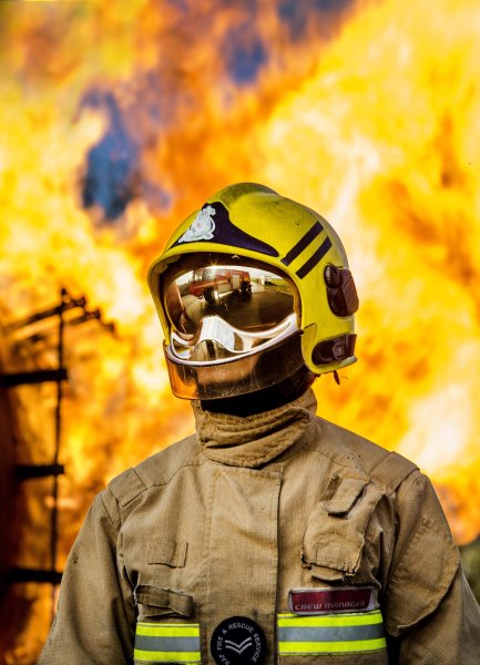 Каска пожарника