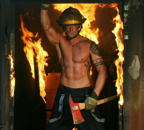 Мужчина пожарный