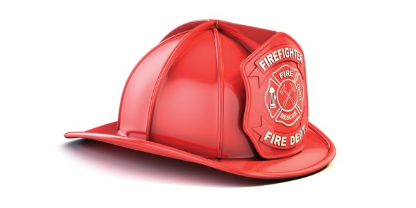 Пожарная каска на прозрачном фоне