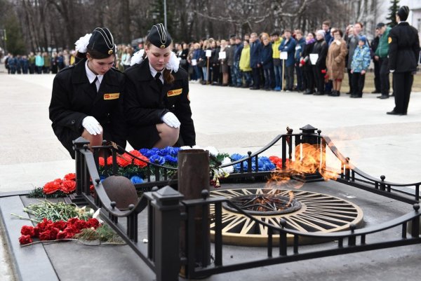 Памятник вечный огонь Ярославль