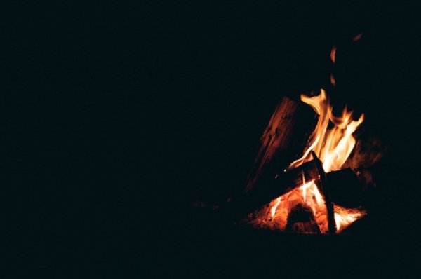 Костер во тьме