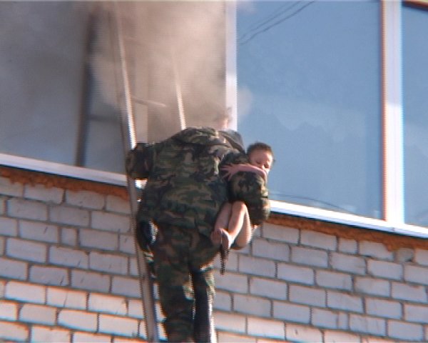 Спасение детей из пожара