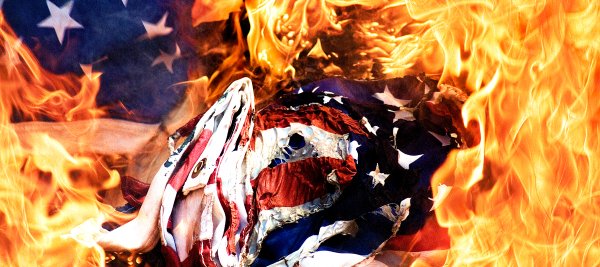 США В огне