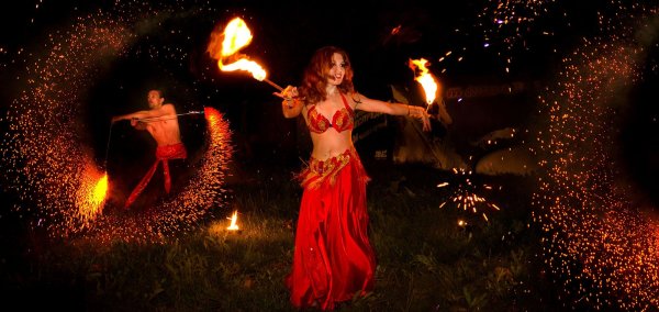 Танцовщица с огнем