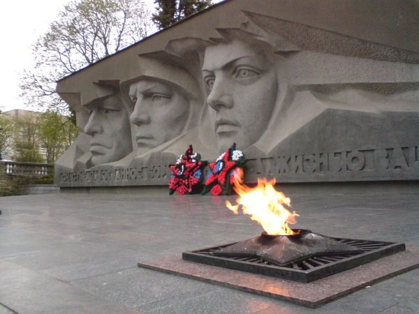 Мемориал огонь вечной славы Ставрополь