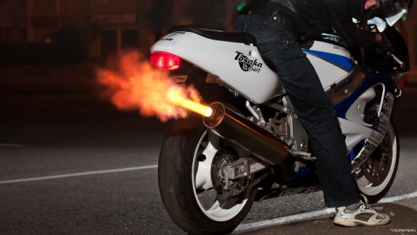 Мотоцикл в огне