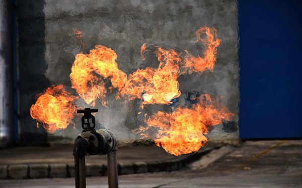 Огонь из газа