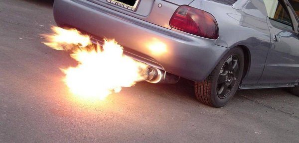 Огонь из выхлопной трубы ВАЗ 2107 инжектор