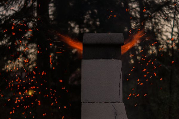 Огонь из дымохода