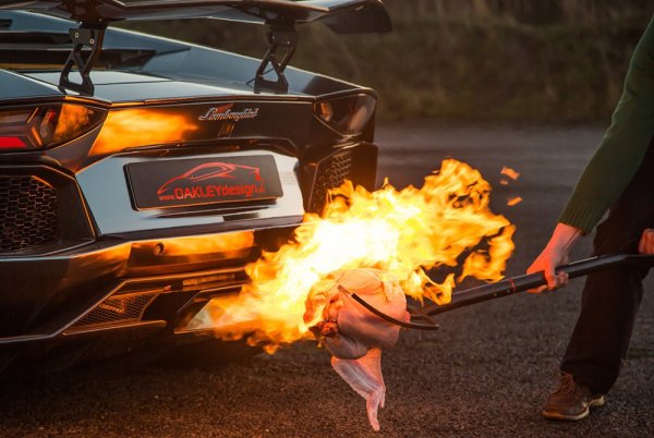 Ламборгини огонь из выхлопа