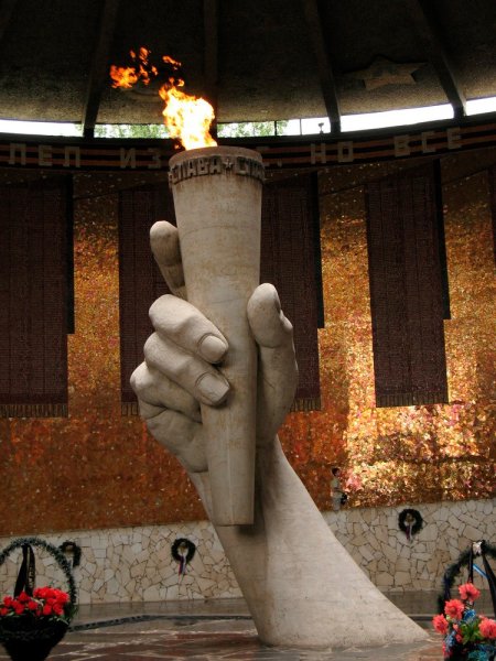 Волгоград вечный огонь на Мамаевом