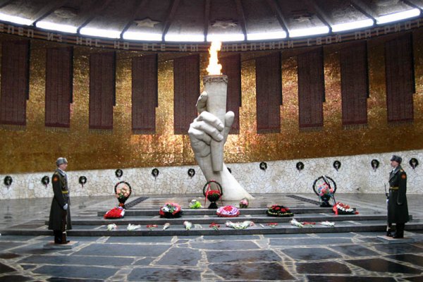 Вечный огонь Волгоград Мамаев Курган
