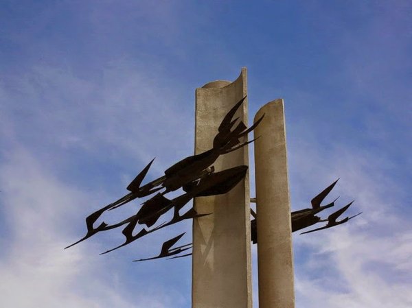 Памятник журавлям в Чирчике