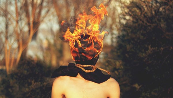 Горящая голова