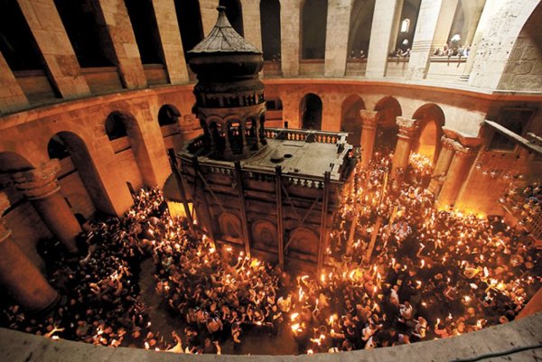 Кувуклия Благодатный огонь