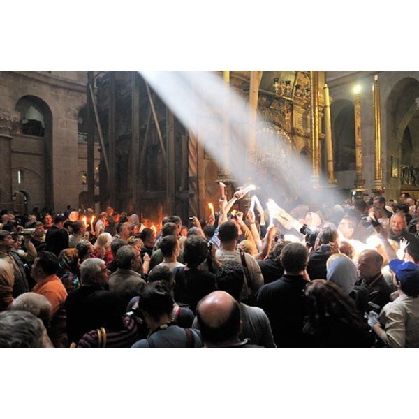 Схождение Благодатного огня 2021