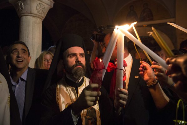 Патриарх Феофил Иерусалимский и Благодатный огонь