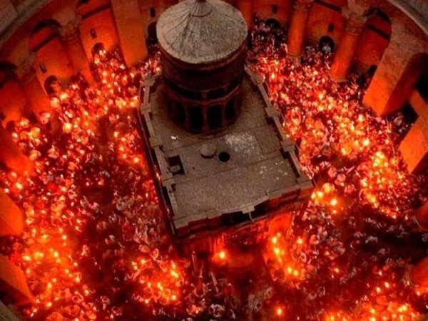 Храм гроба Господня в Иерусалиме Благодатный огонь
