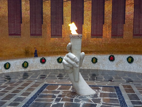 Мамаев Курган вечный огонь