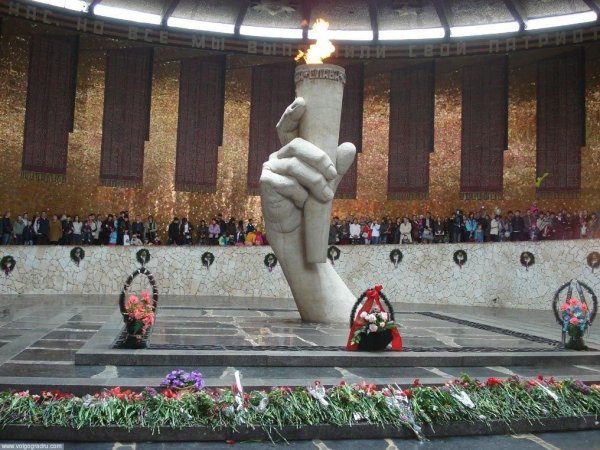 Вечный огонь Волгоград Мамаев Курган