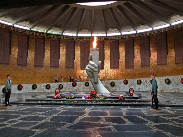 Волгоград мемориальный комплекс на Мамаевом Кургане