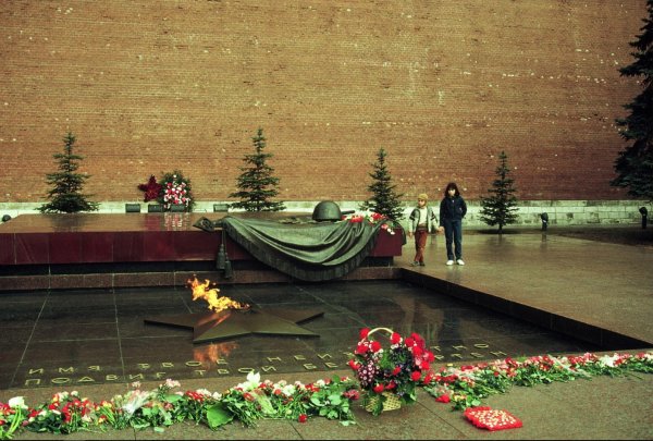 Неизвестному солдату