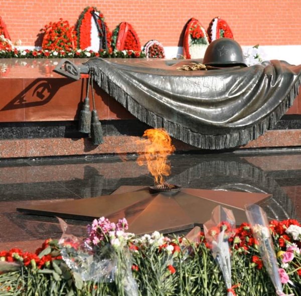 Мемориал вечный огонь в Москве