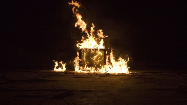 Горит телевизор