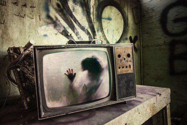 Старый страшный телевизор
