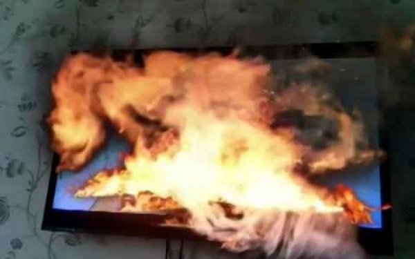 Горящий телевизор