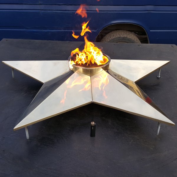 Звезда вечного огня сбоку