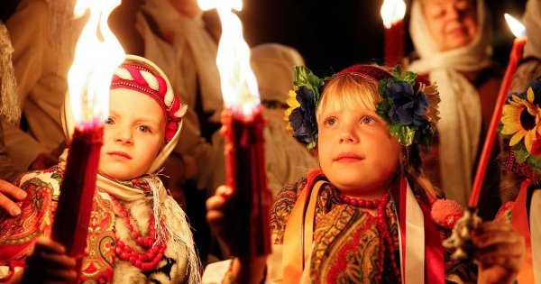 Дети на пасхальной службе