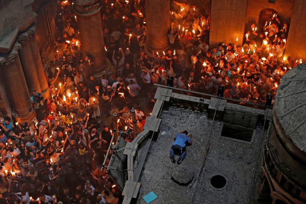 Сошествие Благодатного огня в Иерусалиме