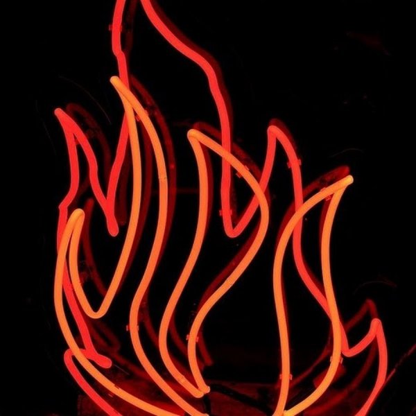 Неоновая вывеска огонь
