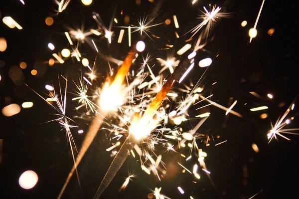 Бенгальские огни новый год