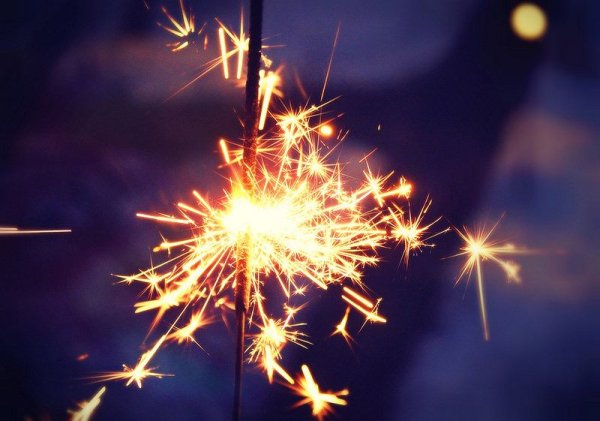 Бенгальские огни елка