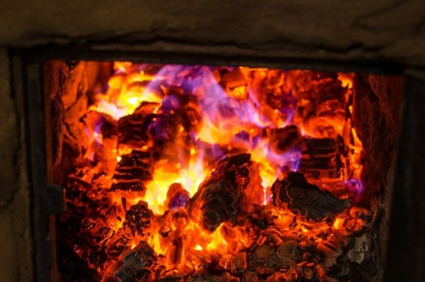 Горящая печь