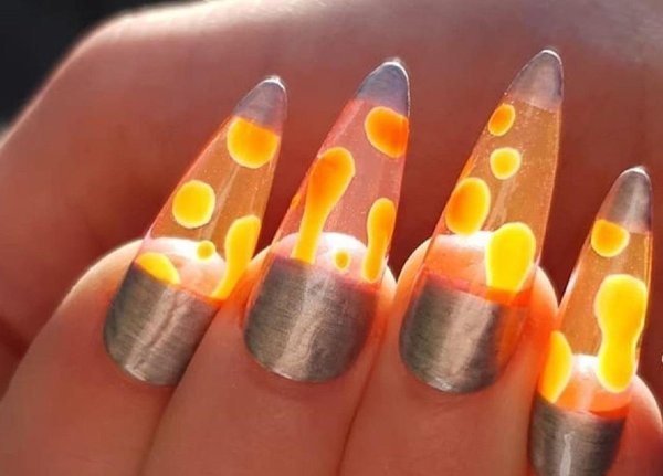 Нелепый маникюр