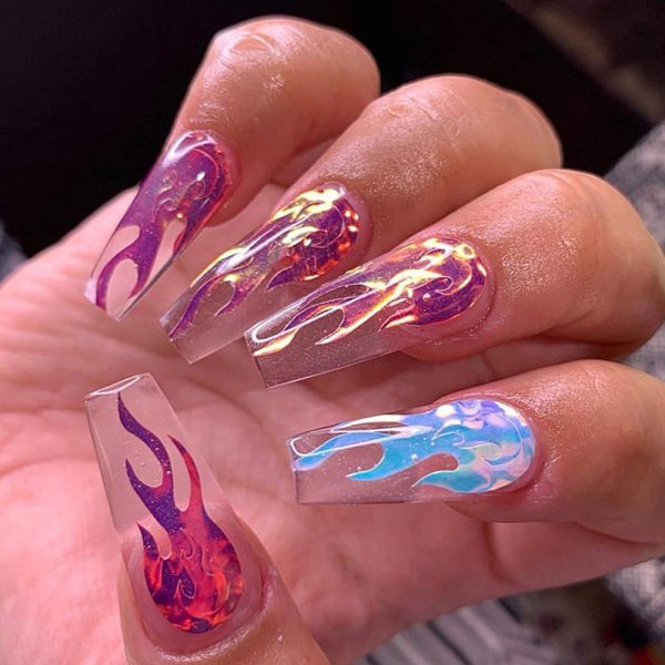 Ногти с огнем