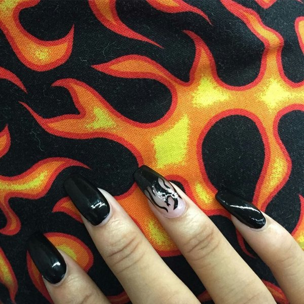 Маникюр пламя