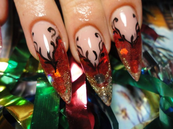 Маникюр красный аквариум