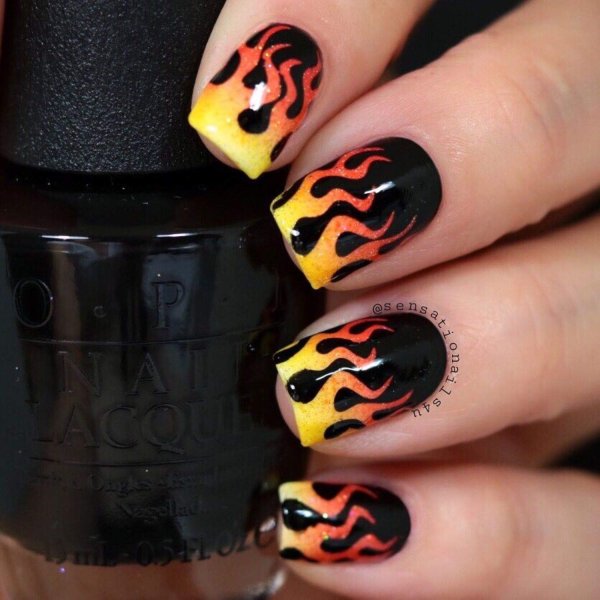 Маникюр с огнём на коротких ногтях