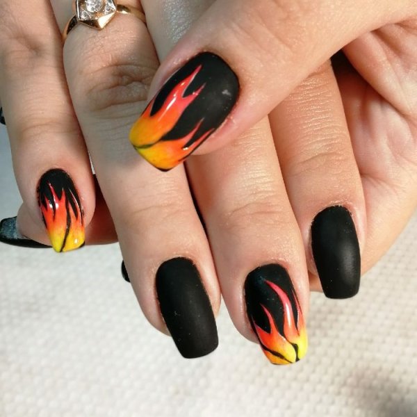 Маникюр осень черно оранжевый