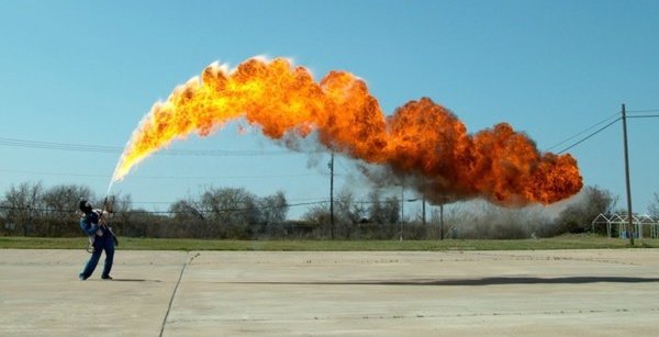 Реактивный огнемет пламя