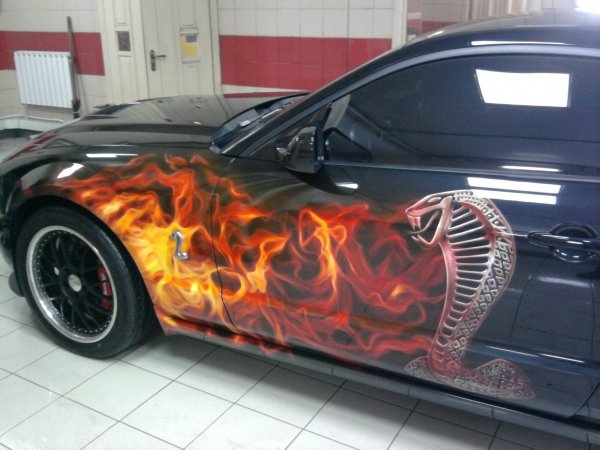 Крутая аэрография на автомобилях