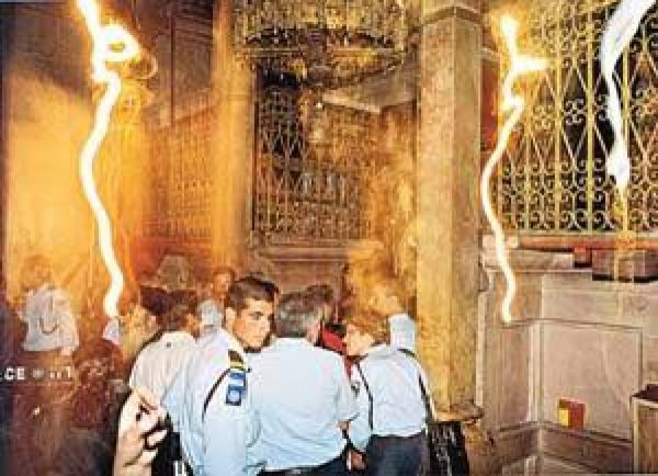 Схождение Благодатного огня в Иерусалиме 2020