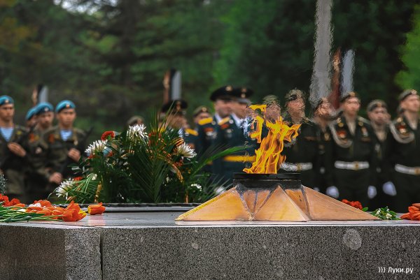 Вечный огонь в городе Великие Луки